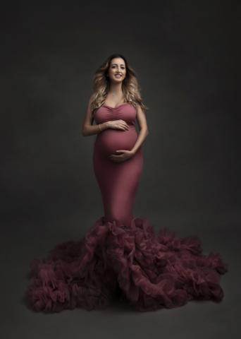 Fotostudio mit Schwangerschaftskleidern