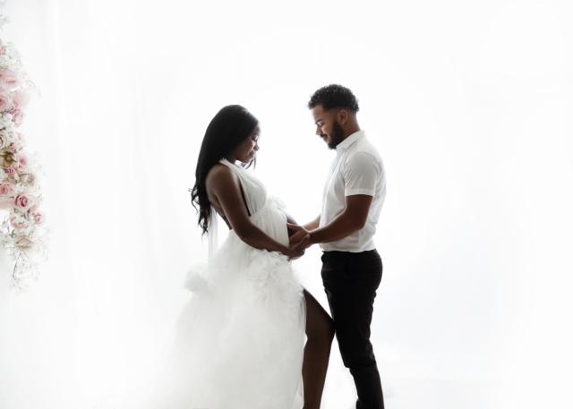 Verträumtes Babybauch-Shooting