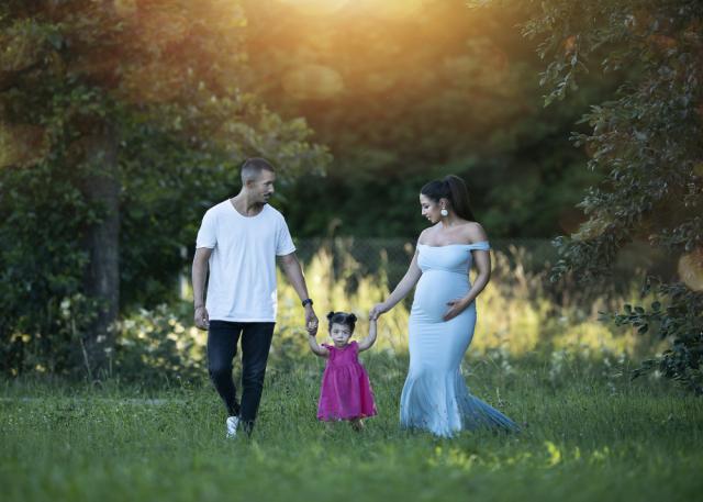 Schwangerschaft fotoshooting im freien Zurich