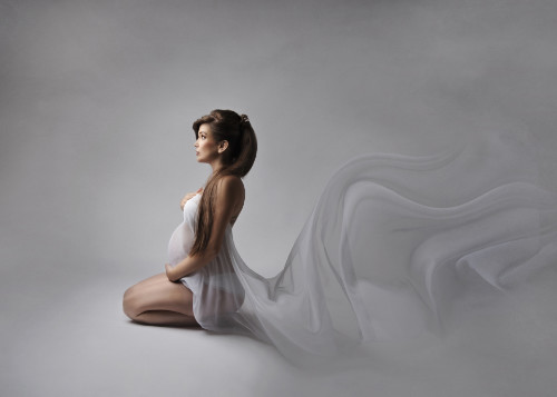 Maternity photo shoot in Zurich